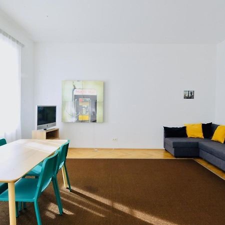 Vintage-Apartment Close To Karlsplatz Il Виена Екстериор снимка