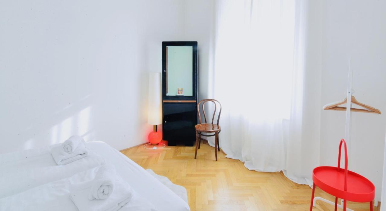 Vintage-Apartment Close To Karlsplatz Il Виена Екстериор снимка