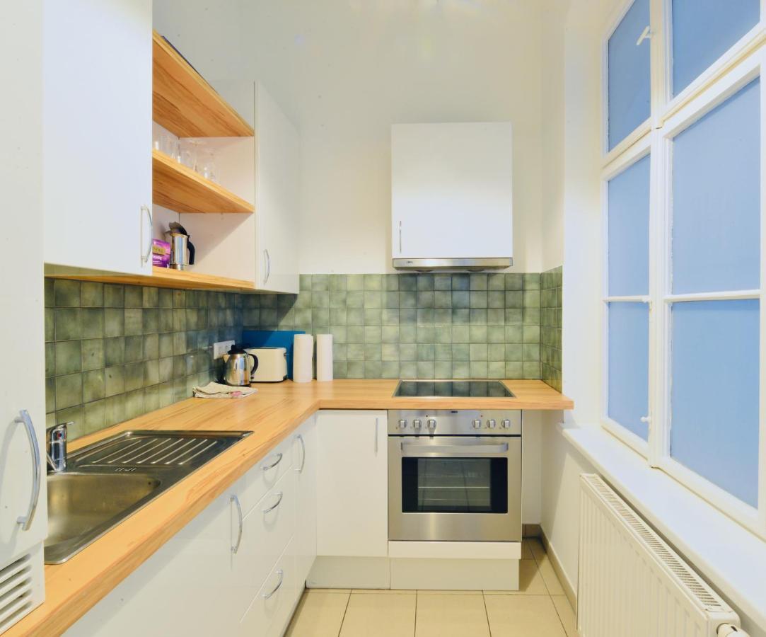 Vintage-Apartment Close To Karlsplatz Il Виена Екстериор снимка