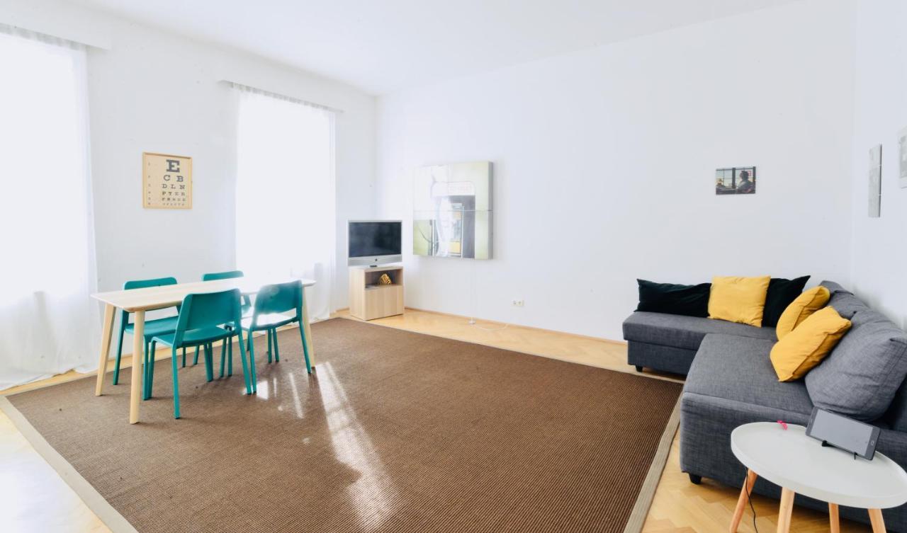 Vintage-Apartment Close To Karlsplatz Il Виена Екстериор снимка